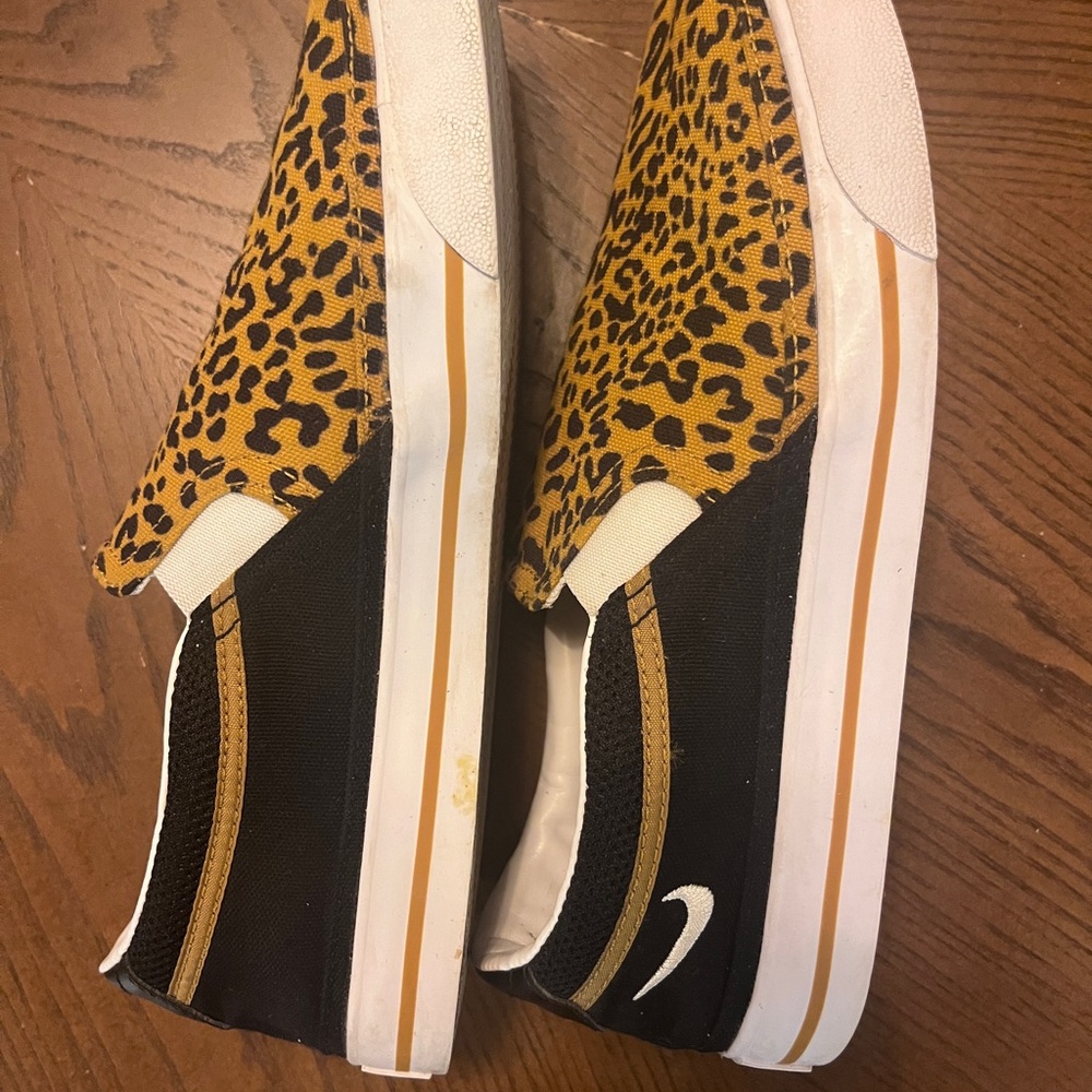 Nike Court Legacy Leopard Slide On Size 9